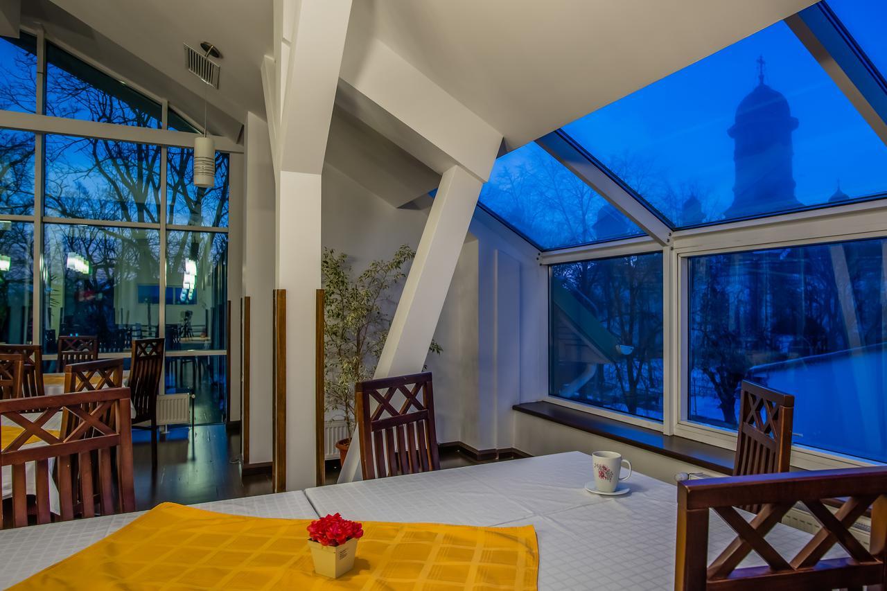 Hotel Maria Rădăuţi Eksteriør bilde